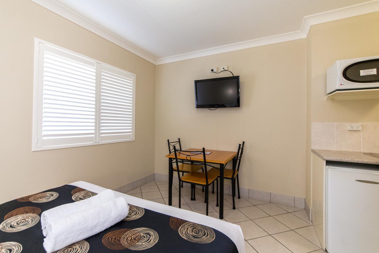 Villa Capri Motel Rockhampton Extérieur photo