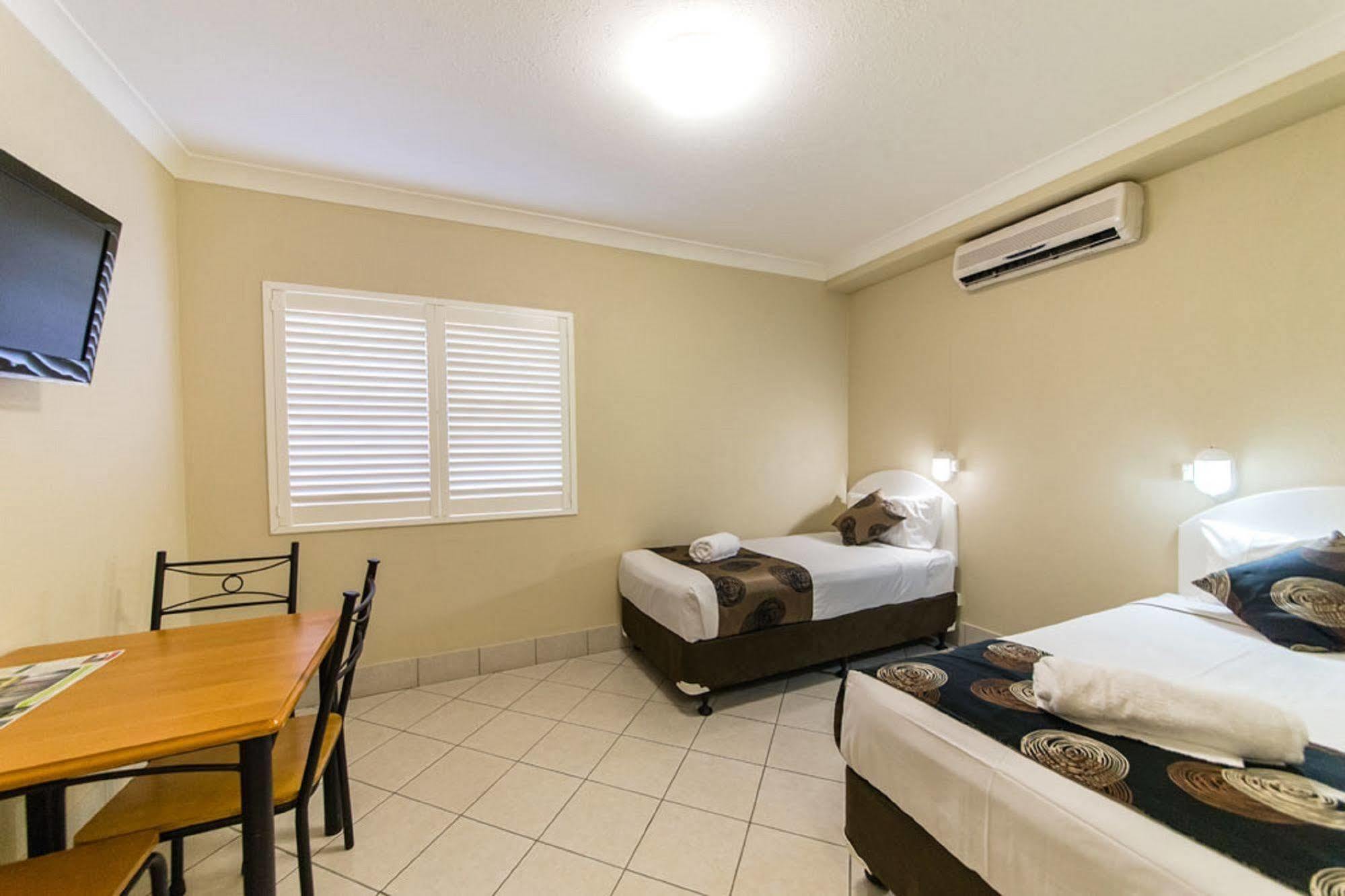 Villa Capri Motel Rockhampton Extérieur photo