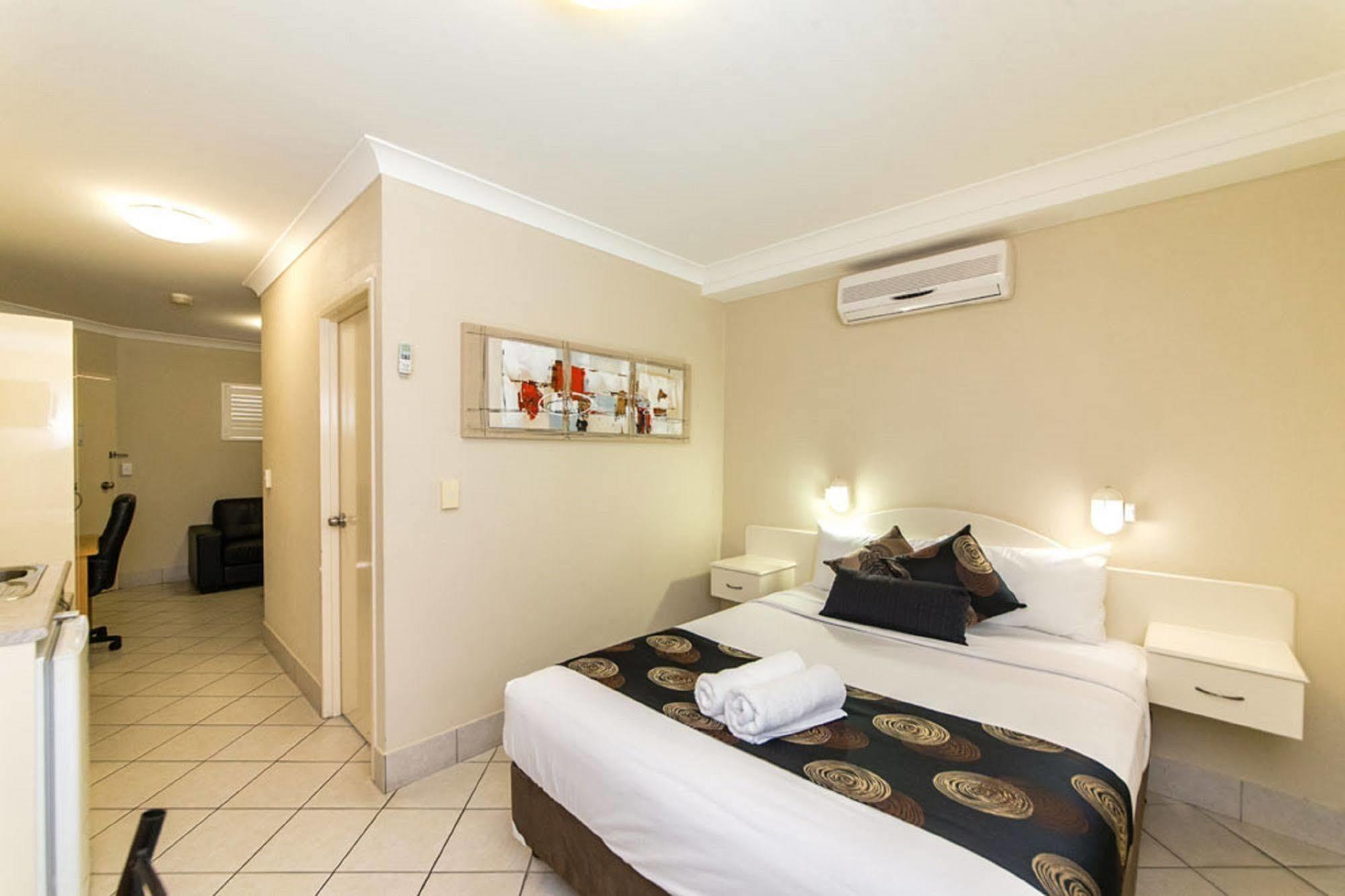 Villa Capri Motel Rockhampton Extérieur photo