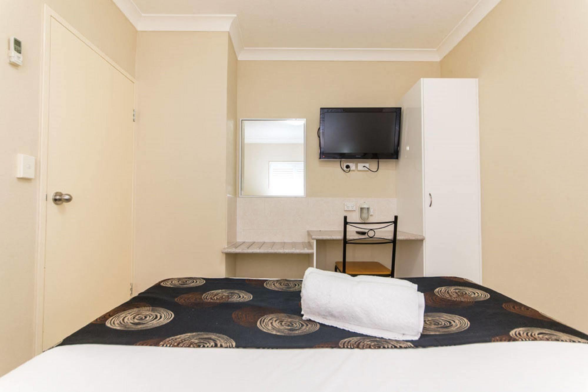 Villa Capri Motel Rockhampton Extérieur photo